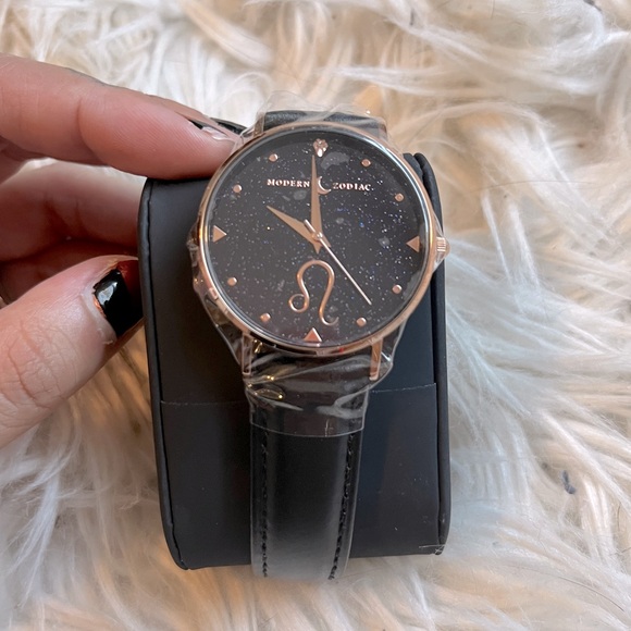Modern Zodiac Celestial Astrology Leo Watch - Picture 2 of 5